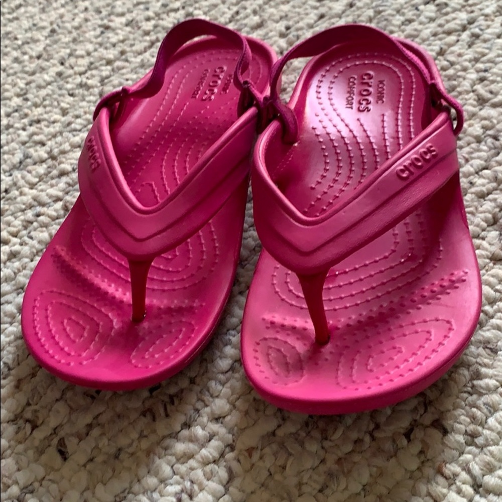 Girls Pink CROC flip flops 12